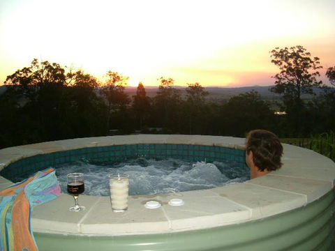 Wallaby Ridge Retreat - Accommodation Main Beach 0
