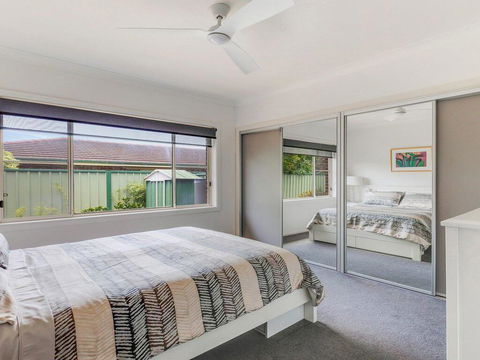 Walling-Clifton Gardens - Backing Onto Golf Course - Accommodation Main Beach 1