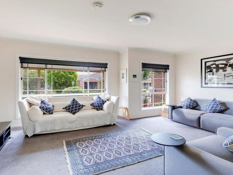 Walling-Clifton Gardens - Backing Onto Golf Course - Accommodation Main Beach 0