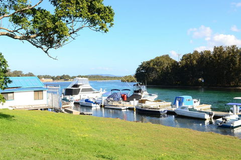 Wallis Court 5 - Accommodation Main Beach 1