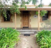 Walnut Cottage - Accommodation Main Beach