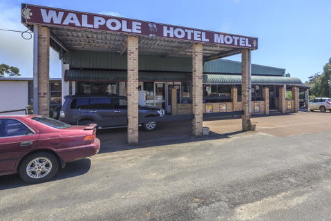 Walpole Hotel Motel - Accommodation Main Beach 1