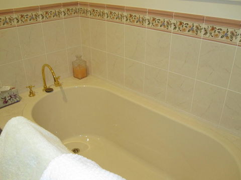 Walton House Bed & Breakfast - Accommodation Main Beach 3