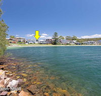 Wanda Waterfront Retreat - beautiful beach house - Accommodation Main Beach