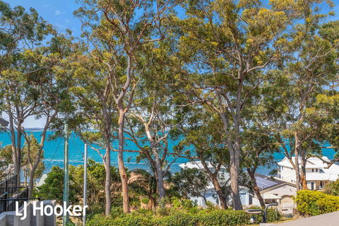 Wanda Waterview - Tranquil Treetop Surrounds - Accommodation Main Beach 0