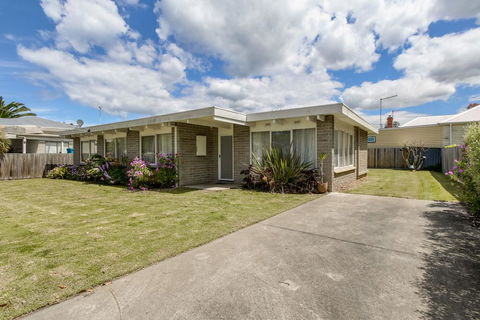 Wander On Bulmer - Accommodation Main Beach 0