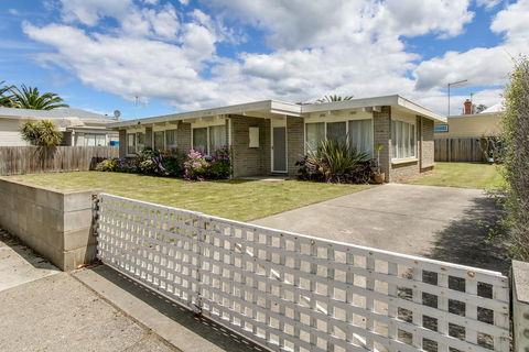 Wander On Bulmer - Accommodation Main Beach 3