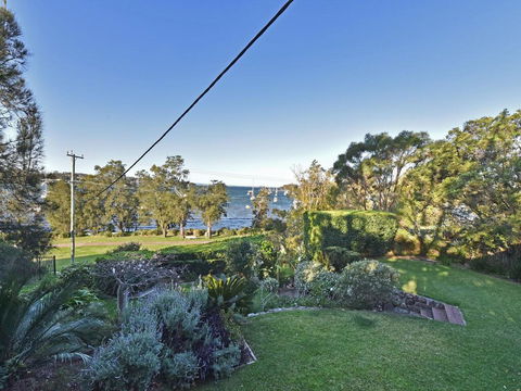 Wangi Waterfront Delight 4br Waterfront Reserve Home - Accommodation Main Beach 3