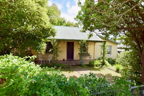 Waragil Cottage - Original Settler's Home - Accommodation Main Beach 0