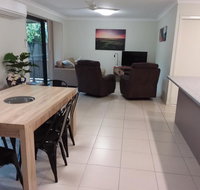 Waratah and Wattle Apartments - Accommodation Main Beach