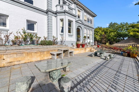 Waratah On York - Accommodation Main Beach 0
