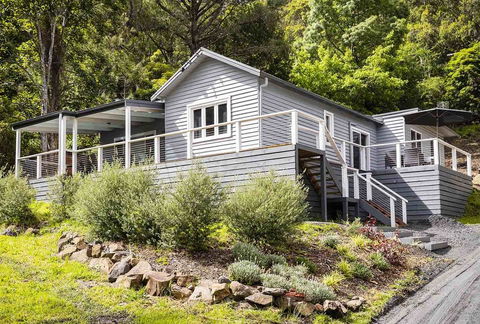 Warburton Digs - Accommodation Main Beach 0