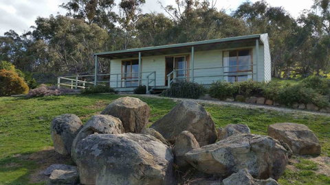 Warby Cottage - Accommodation Main Beach 0