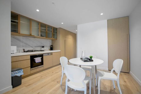 Warm Nest Central Location@Collins - Accommodation Main Beach 2