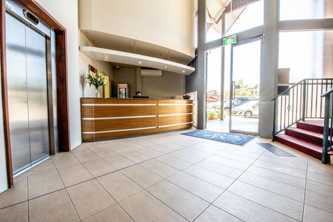 Warners At The Bay - Accommodation Main Beach 1