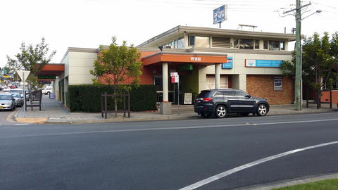 Warners Bay Hotel - Accommodation Main Beach 0