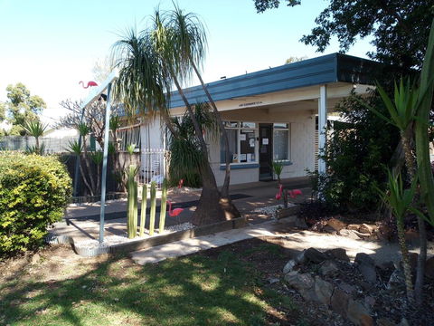 Warren Motor Inn - Accommodation Main Beach 2