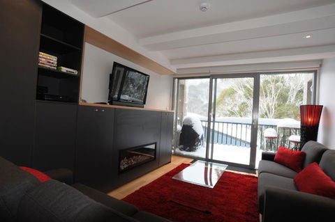 Warrina 12 - Accommodation Main Beach 0