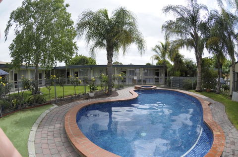 Warrina Motor Inn - Accommodation Main Beach 0