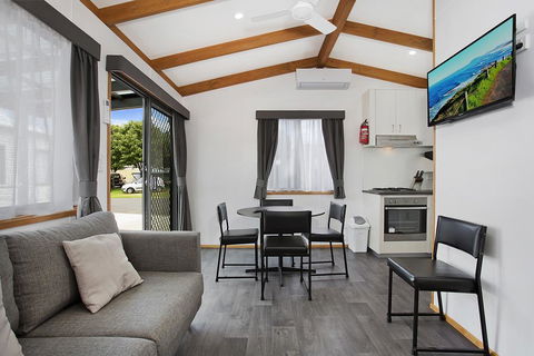 Warrnambool Holiday Village - Accommodation Main Beach 0