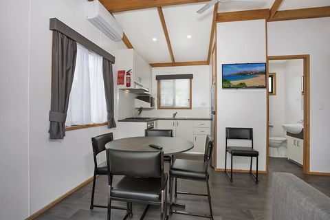 Warrnambool Holiday Village - Accommodation Main Beach 2