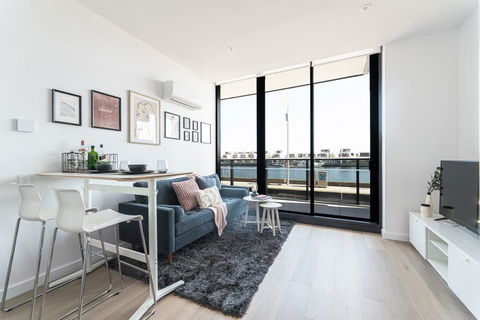 Waterfront Apt On Mel Collins Street#3 - Accommodation Main Beach 2