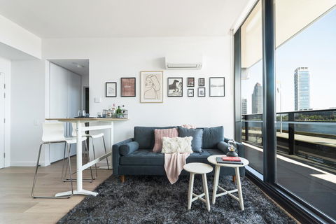 Waterfront Apt On Mel Collins Street#3 - Accommodation Main Beach 0
