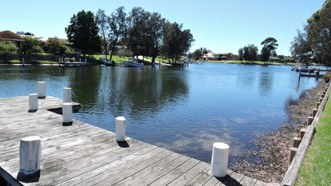 Waterfront Getaway In Sussex - Accommodation Main Beach 0