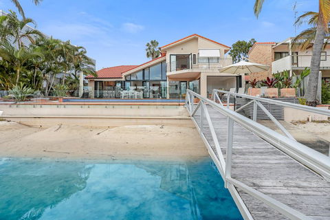 Waterfront Luxury, Noosa Heads - Accommodation Main Beach 1