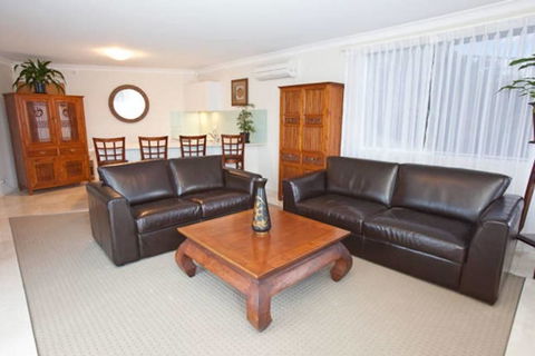 Waterfront On Manly Harbour - Accommodation Main Beach 2