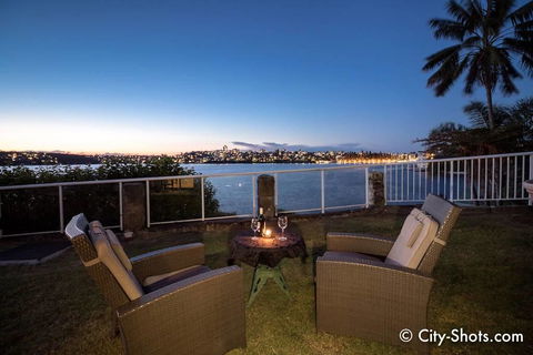Waterfront On Manly Harbour - Accommodation Main Beach 1