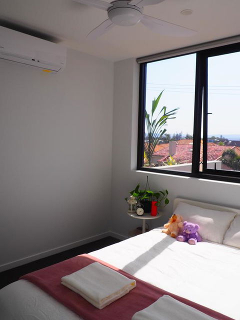 Waterfront Quiet Room - Accommodation Main Beach 3