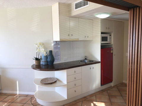 Waterfront Resort, Perfect For A Couples Getaway! - Accommodation Main Beach 2