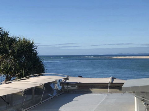 Waterfront Resort, Perfect For A Couples Getaway! - Accommodation Main Beach 0