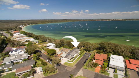 Waterfront Serenity - Luxury Home With Grand Views - Accommodation Main Beach 0