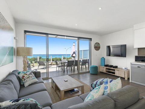 WATERFRONT SEVEN - In The Heart Of Lorne - Accommodation Main Beach 3