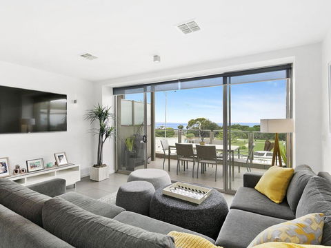 WATERFRONT TWO - Position Perfect , , , NEW LISTING 2019, , ,  - Accommodation Main Beach 0