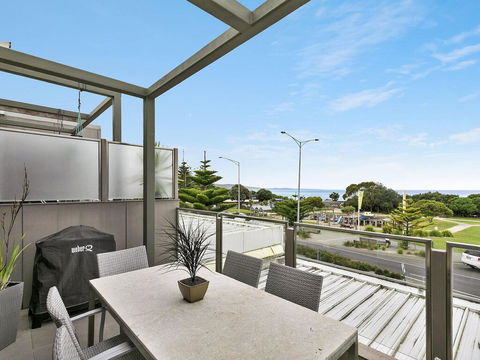 WATERFRONT TWO - Position Perfect , , , NEW LISTING 2019, , ,  - Accommodation Main Beach 1