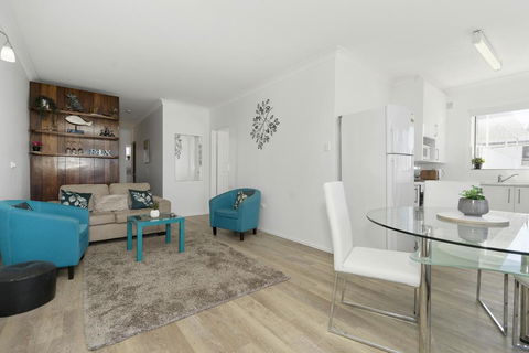 Waterfront Unit, Unit 2 - Accommodation Main Beach 2