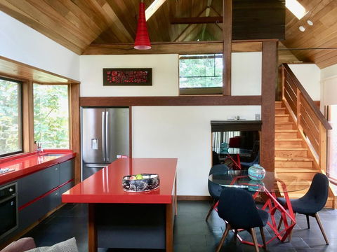 Waterhouse - Accommodation Main Beach 2