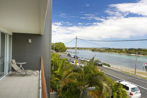 Waterline 202 - Accommodation Main Beach 3