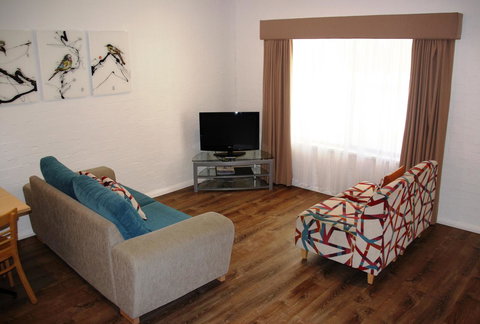 Blazing Stump Motel & Suites - Accommodation Main Beach 29