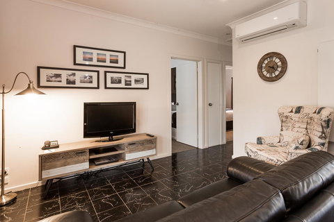 Blazing Stump Motel & Suites - Accommodation Main Beach 20