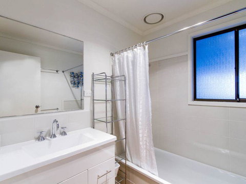 Perfect For Family Fun - Accommodation Main Beach 9