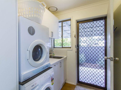 Perfect For Family Fun - Accommodation Main Beach 12