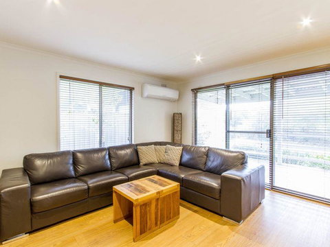 Perfect For Family Fun - Accommodation Main Beach 3