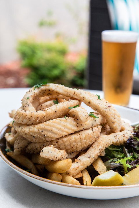 The Dingley Hotel - Accommodation Main Beach 7