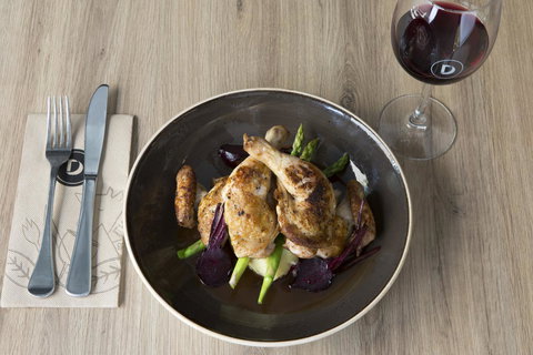 The Dingley Hotel - Accommodation Main Beach 27