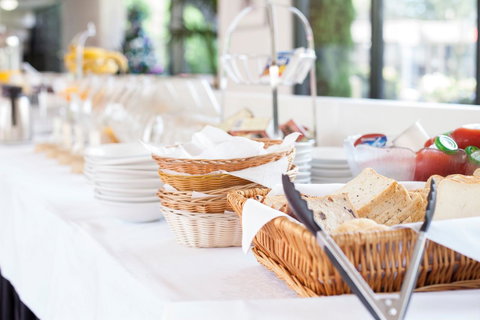 The Dingley Hotel - Accommodation Main Beach 19