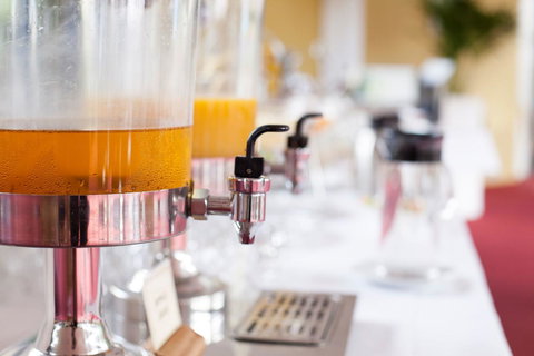 The Dingley Hotel - Accommodation Main Beach 18